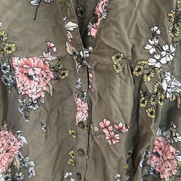 Torrid HiLo Top - Picture 4 of 5